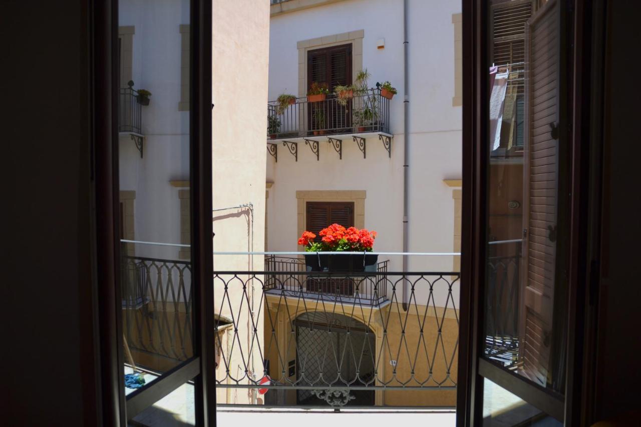 Hotel Isula à Palerme Extérieur photo